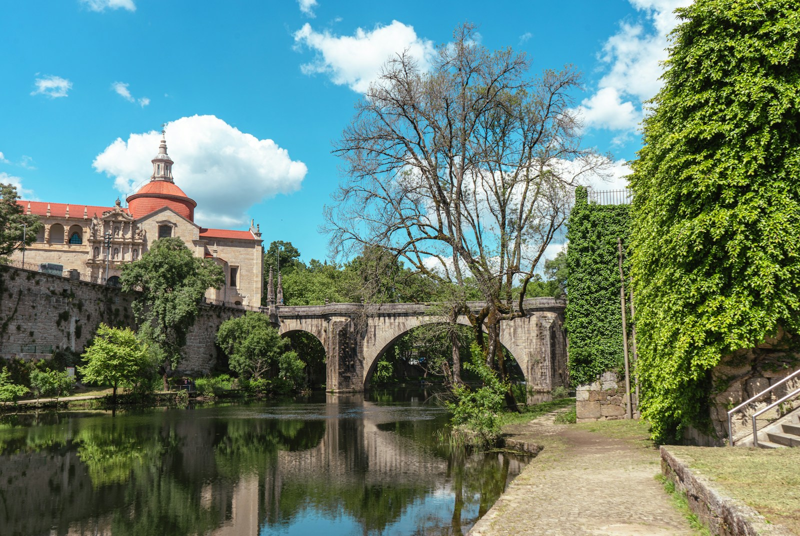 Ponte e Convento de São Gonçalo sobre o rio Tâmega, Amarante